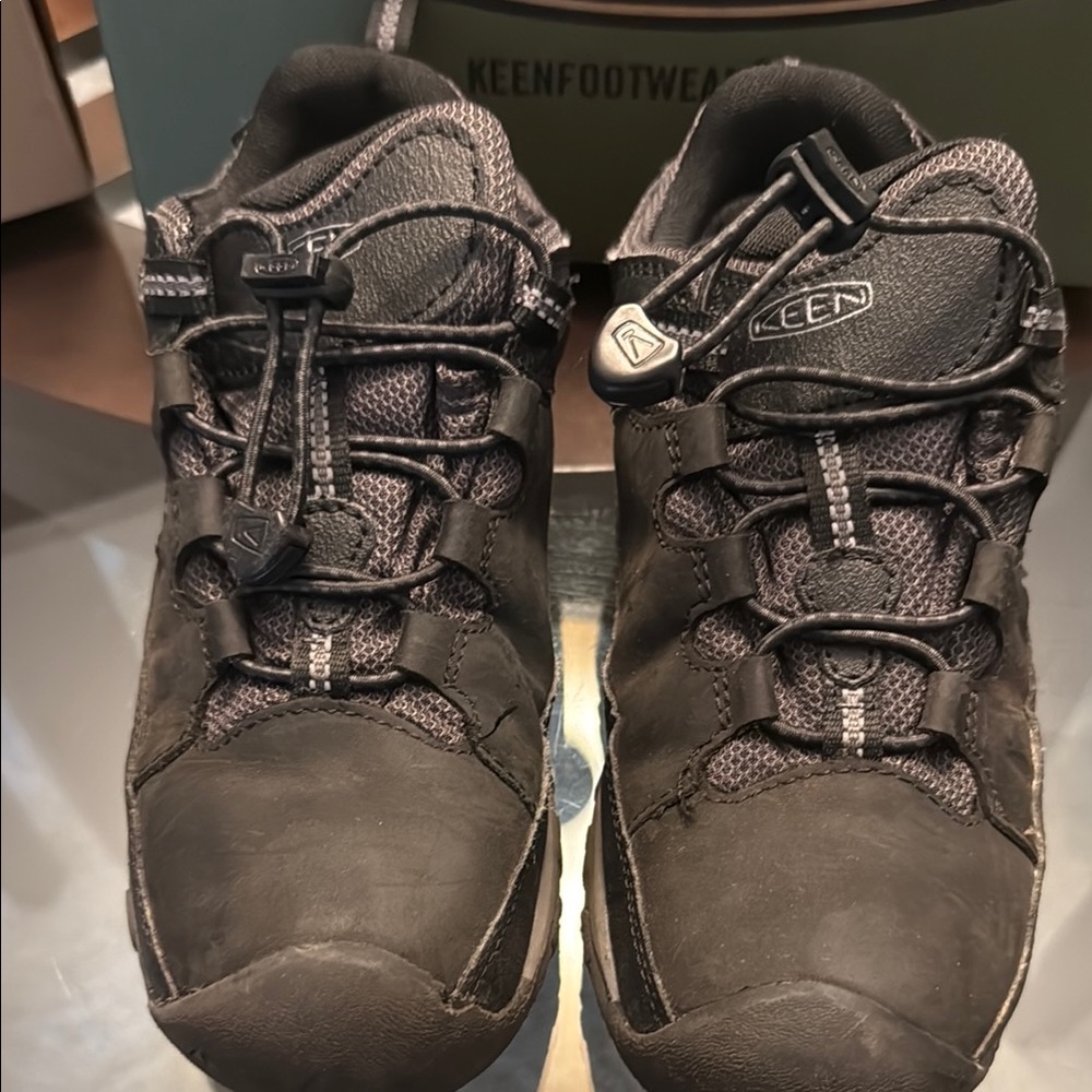 Keen Black Athletic Shoes Rugged Durable Design